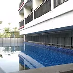 Homey Studio Room At 6Th Floor Beverly Dago Apartment By Travelio