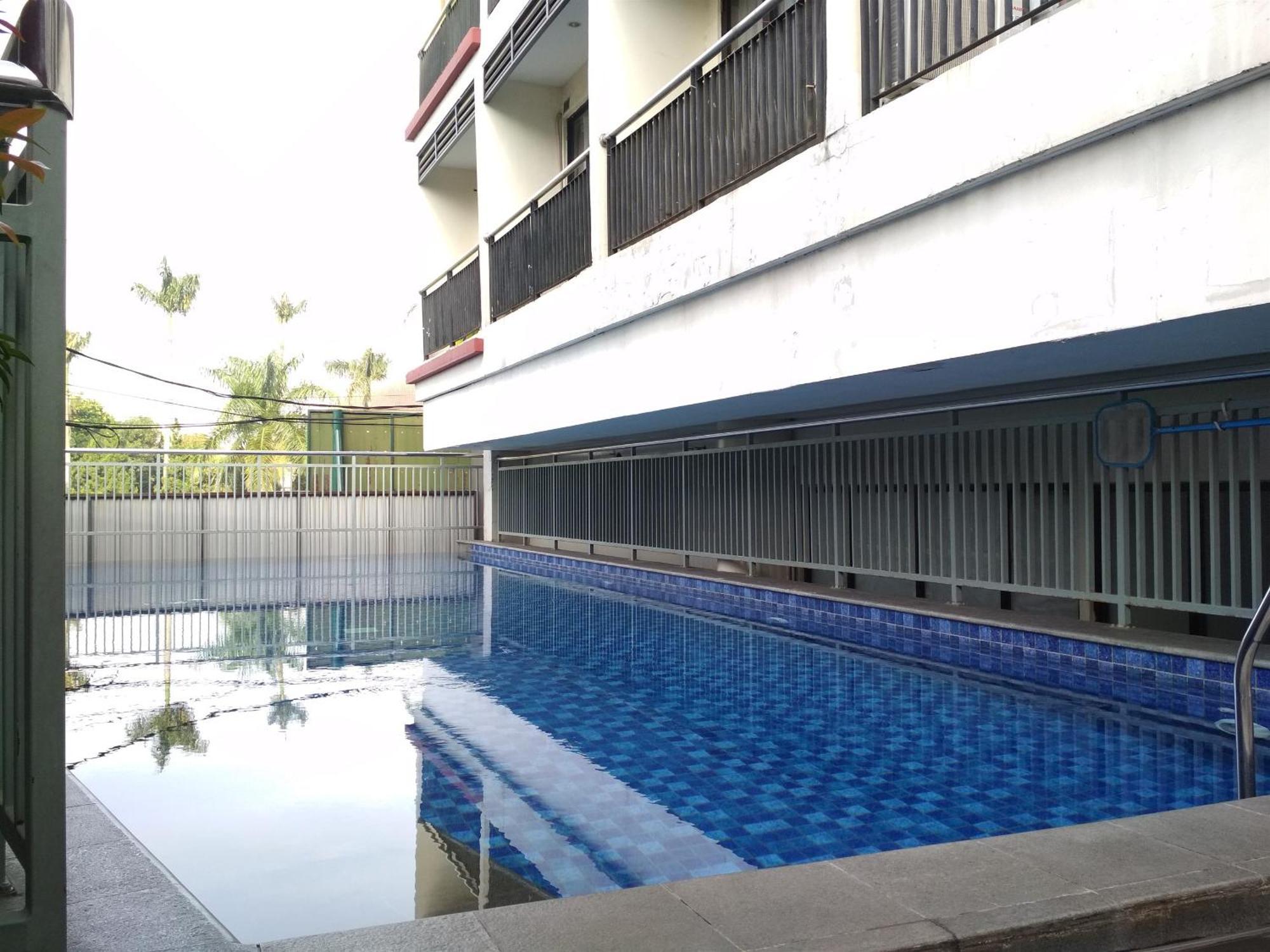 Apartemen Homey At 6th Floor Beverly Dago By Travelio *